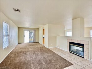 8632 Shady Pines Dr in Las Vegas, NV - Building Photo - Building Photo