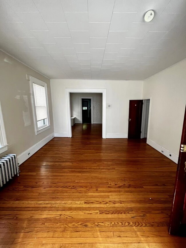 1745 Sanderson Ave, Unit 1 photo'