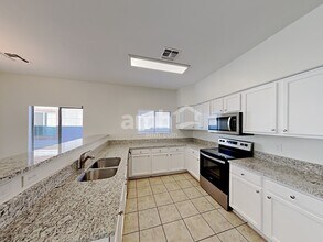 124 E Calle Puente Azul in Sahuarita, AZ - Building Photo - Building Photo