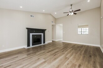 3938 King Dr in Brandon, FL - Foto de edificio - Building Photo