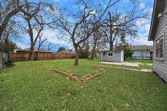 3713 Christie St in Houston, TX - Building Photo - Building Photo