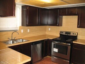 1034 Heathfield Dr in Channelview, TX - Building Photo - Building Photo