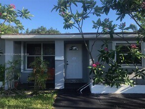 2830 Monroe St in Hollywood, FL - Foto de edificio - Building Photo