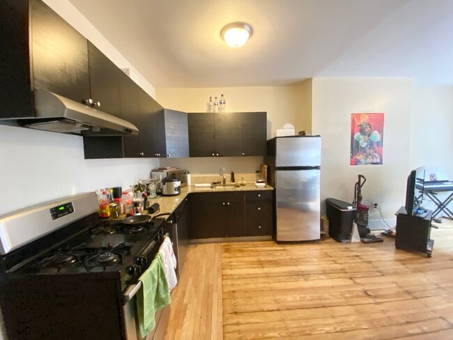 76 Saint Stephen St, Unit 2