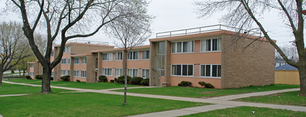 6701-6710 W Keefe Ave in Milwaukee, WI - Building Photo - Building Photo