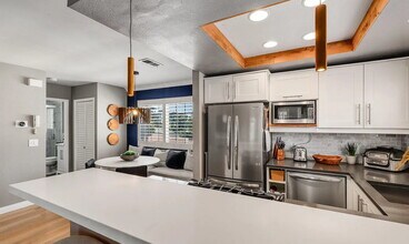 3922 Albatross St in San Diego, CA - Building Photo - Building Photo