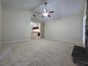 17417 Red Oak Dr in Houston, TX - Building Photo - Building Photo