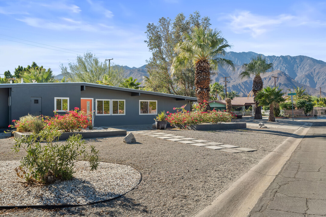 1950 N Magnolia Rd in Palm Springs, CA - Building Photo