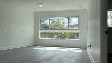 7470 Miami Lakes Dr in Miami Lakes, FL - Building Photo - Building Photo