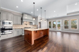 655 Sad Willow Pass in Driftwood, TX - Building Photo - Building Photo
