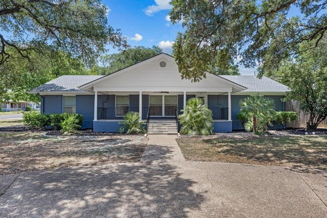 property at 115 E Holland St