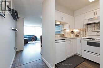 3231 Eglinton Ave E in Toronto, ON - Building Photo - Building Photo