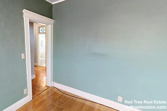 111 Park Dr in Boston, MA - Building Photo - Building Photo