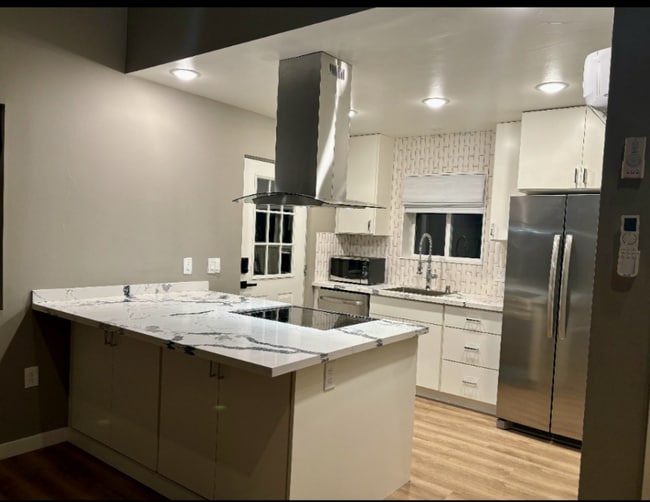 2178 Oakmont St in Sacramento, CA - Foto de edificio - Building Photo