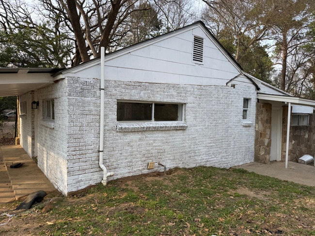 1715 E Main St in Nacogdoches, TX - Building Photo - Building Photo