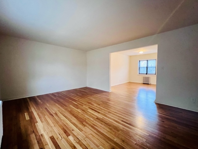 444 Park Ave, Unit TOP in Rutherford, NJ - Foto de edificio - Building Photo