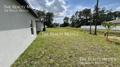 850 Peyton Ave in Palm Bay, FL - Building Photo - Building Photo