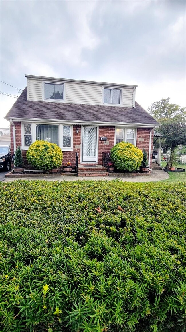 property at 7 E Jefferson Ave