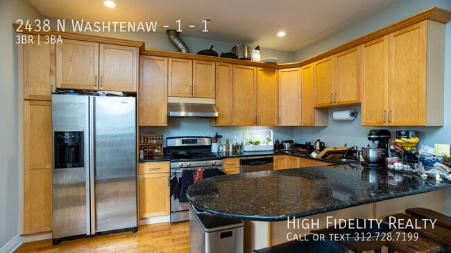 2438 N Washtenaw Ave in Chicago, IL - Building Photo - Building Photo