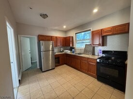 191 21st St in Irvington, NJ - Building Photo