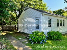 722 W Outer Dr in Oak Ridge, TN - Building Photo