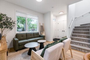 11919-11955 55 St NW in Edmonton, AB - Building Photo