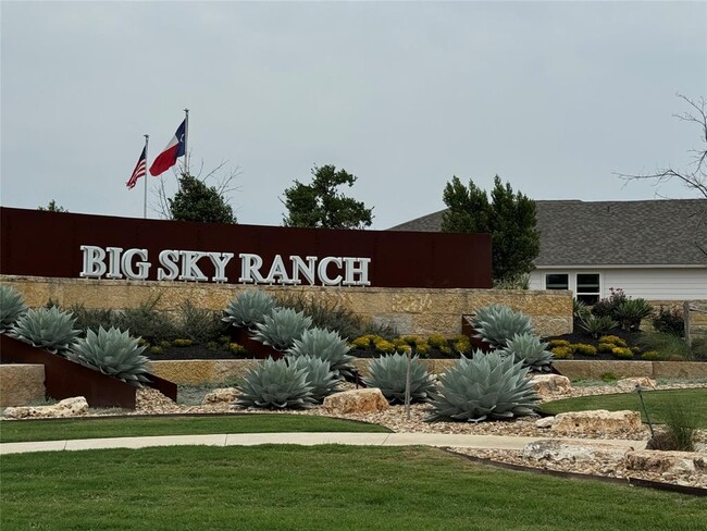 1021 Lone Peak Wy in Dripping Springs, TX - Building Photo - Building Photo