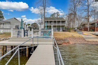 215 Mariners Pointe Rd in Prosperity, SC - Building Photo - Building Photo