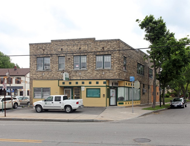 2203-2207 Clifford Ave