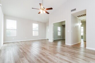15112 W Eureka Trail in Surprise, AZ - Building Photo - Building Photo