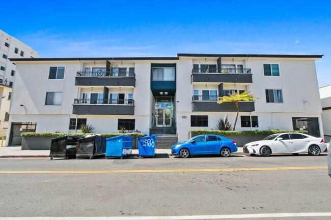 1937-1939 Argyle in Los Angeles, CA - Foto de edificio - Building Photo