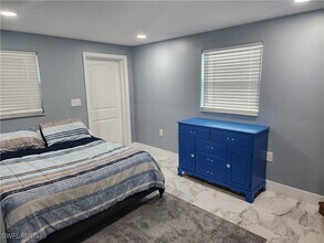 1009 Ridge St in Naples, FL - Foto de edificio - Building Photo