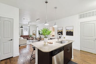 5725 Town and Country Blvd in Frisco, TX - Building Photo - Building Photo