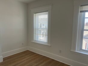 10 Gates St, Unit 3 in Boston, MA - Building Photo - Building Photo