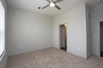 Eastshore on Lake Carolyn in Irving, TX - Building Photo - Interior Photo