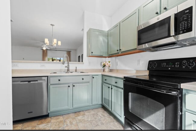 5980 Osprey Cove Dr in Raleigh, NC - Building Photo - Building Photo