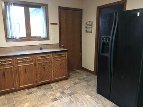 1571 16th St NW in Minot, ND - Building Photo - Building Photo