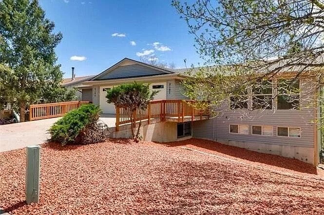 2187 Broadmoor Rd Cir in Colorado Springs, CO - Building Photo