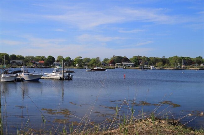 9 Pasadena Ave in Westerly, RI - Building Photo - Building Photo