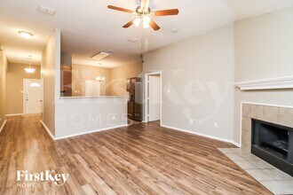 729 Ridge Top Dr in Burleson, TX - Foto de edificio - Building Photo