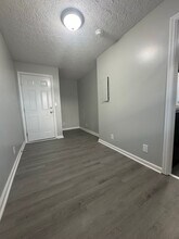 712 Lamont St. in Johnson City, TN - Foto de edificio - Interior Photo