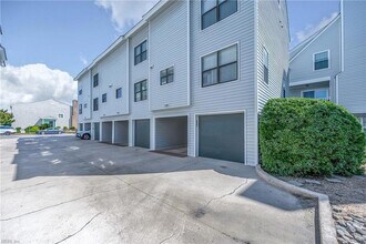 2304 Bergen Ct, Unit 37 in Virginia Beach, VA - Building Photo - Building Photo