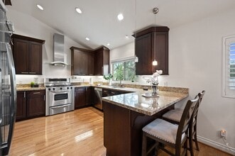 6861 E 10th St, Unit A in Long Beach, CA - Building Photo - Building Photo