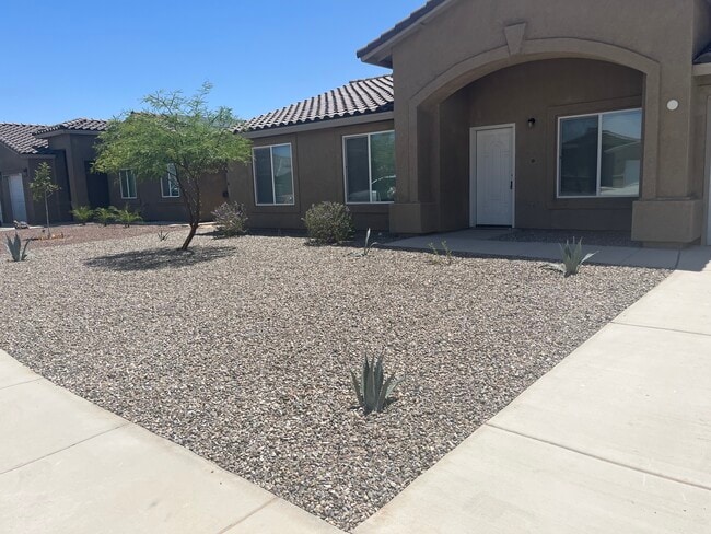 7561 E 42nd Ln in Yuma, AZ - Building Photo - Building Photo
