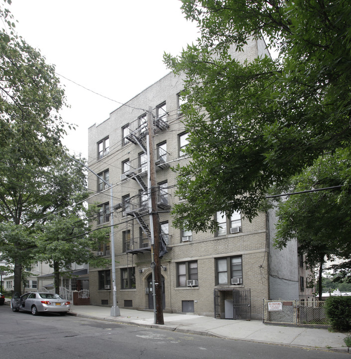 43-45 Adrian Ave in Bronx, NY - Building Photo