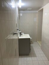 4706 104th St in Corona, NY - Foto de edificio - Building Photo