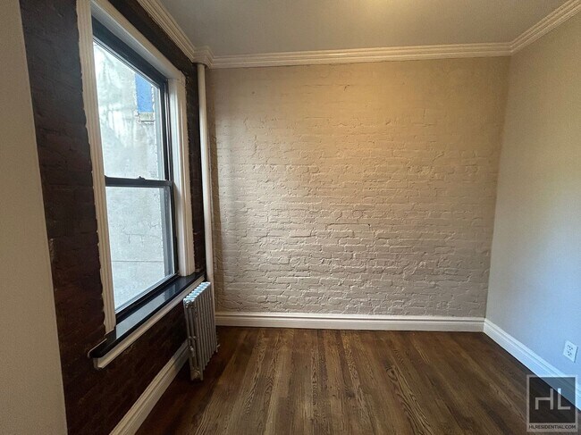 East 13th Street in New York, NY - Foto de edificio - Building Photo