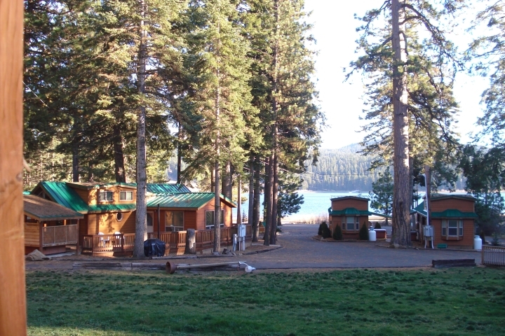 Campers Cove Resort in Ashland, OR - Foto de edificio