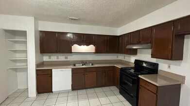 7431 La Pl Dr in Houston, TX - Building Photo - Building Photo