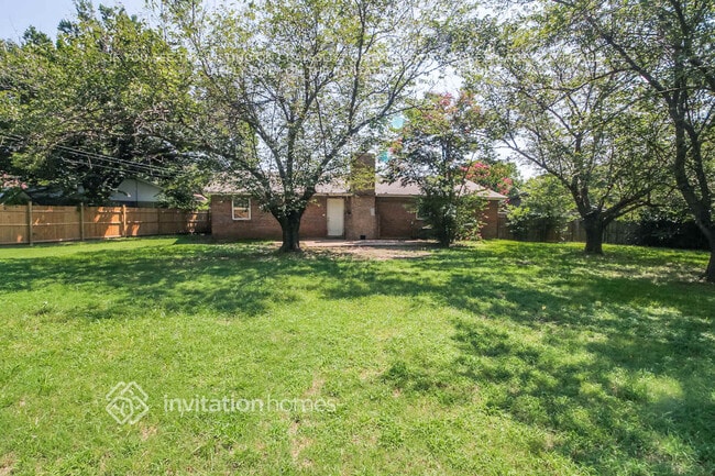6065 Dunson Ct in Haltom City, TX - Building Photo - Building Photo